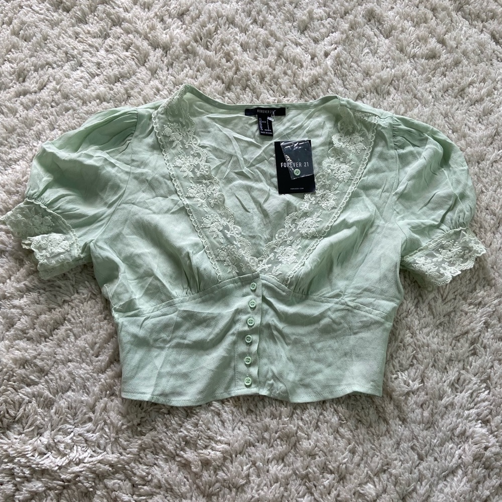 NWT Lace Detailing Buttons Green Crop Top Forever 21